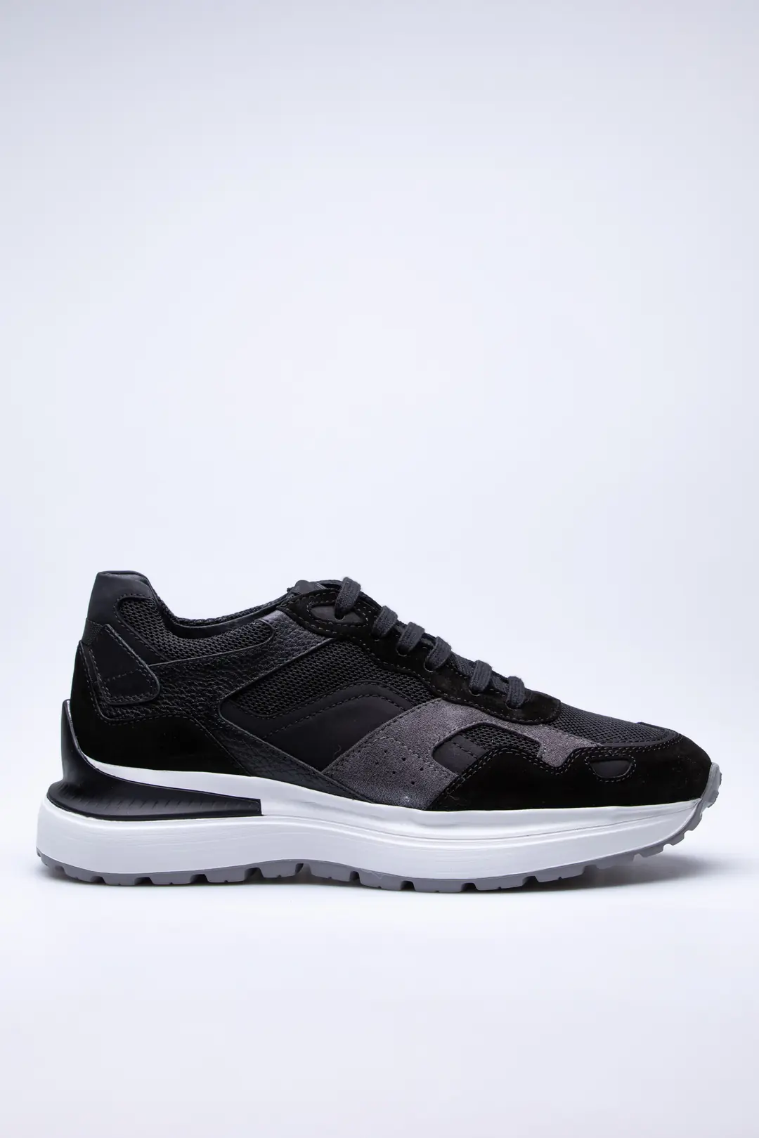 BLACK SWISS