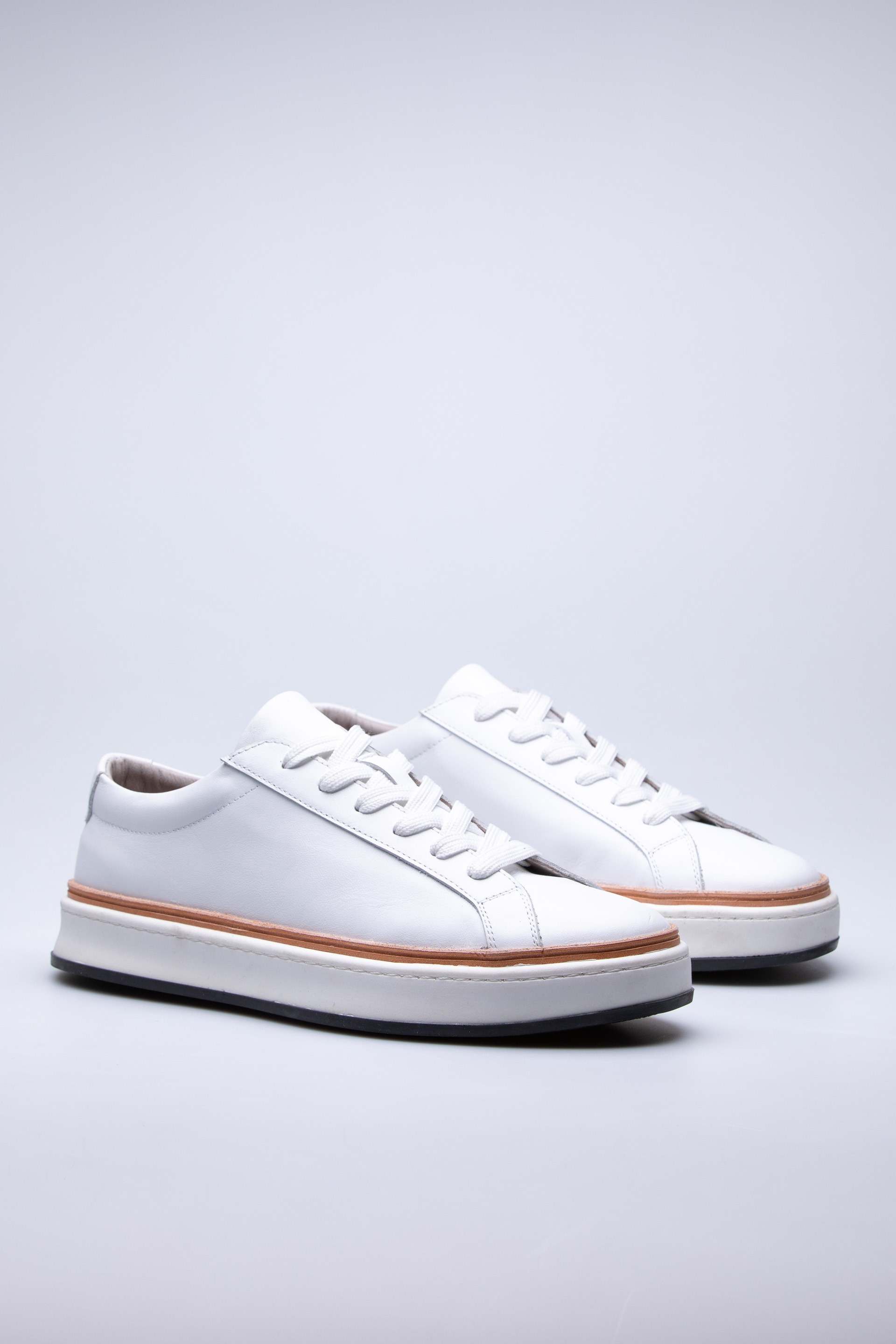WHITE LIEBE