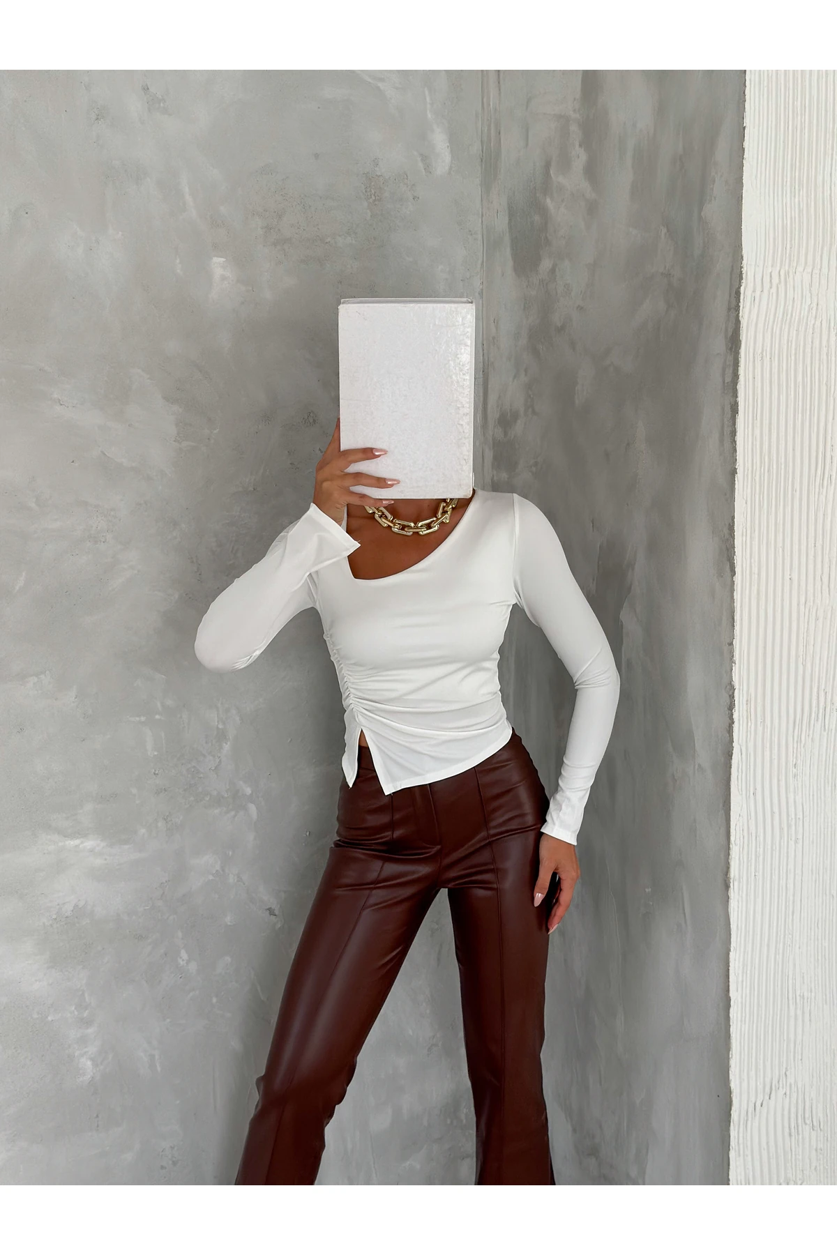 Kadın Asimetrik Yaka Asimetrik Kesim Büzgülü Dalgıç Kumaş Bluz