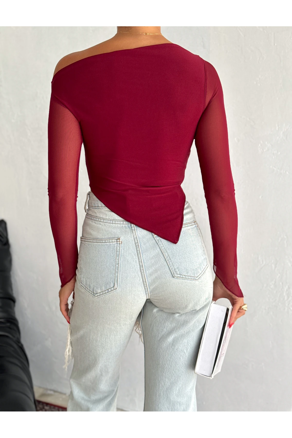 Kadın Tül Kol Kayık Yaka Asimetrik Sandy Kumaş Uzun Kol Bluz