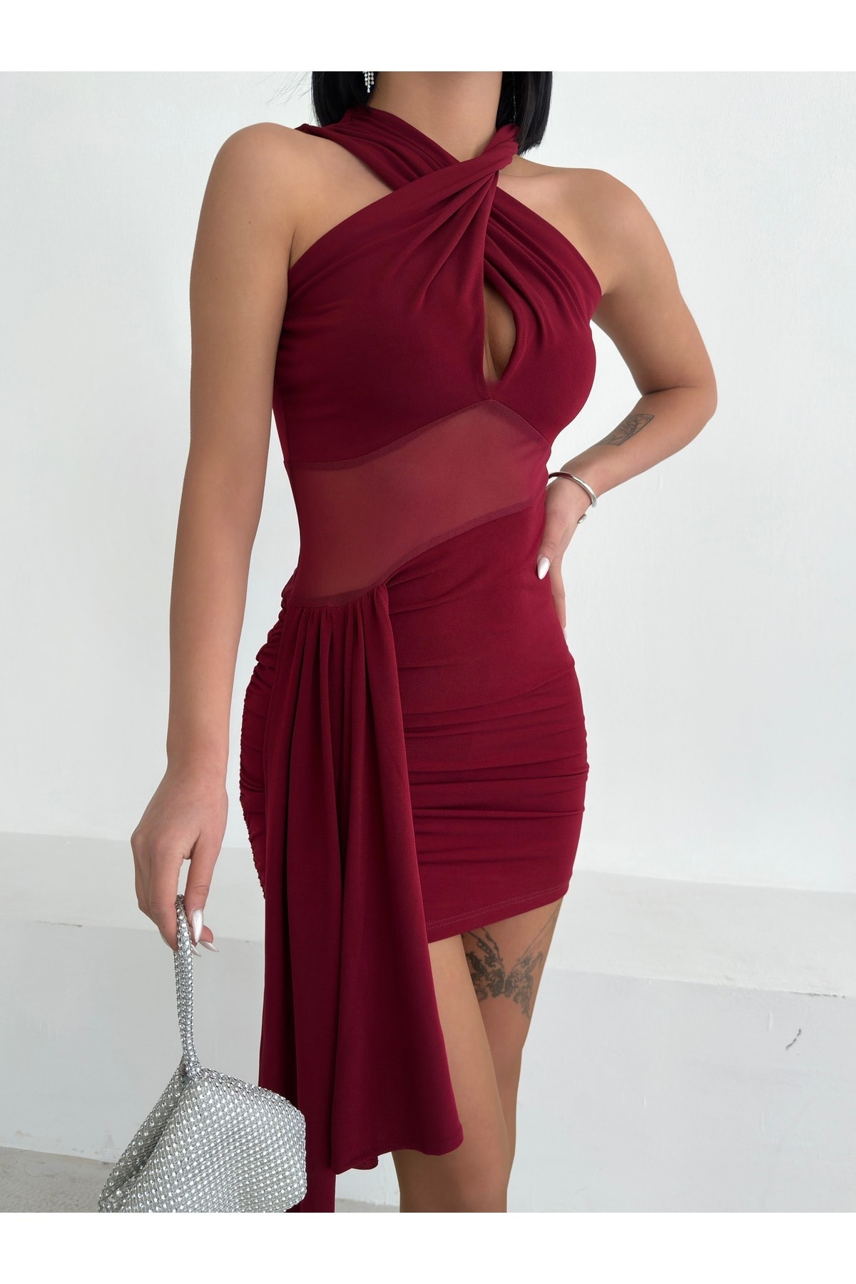 Kadın Bordo Beli Tül Çapraz Askılı Büzgülü Kolsuz Mini Sandy Elbise