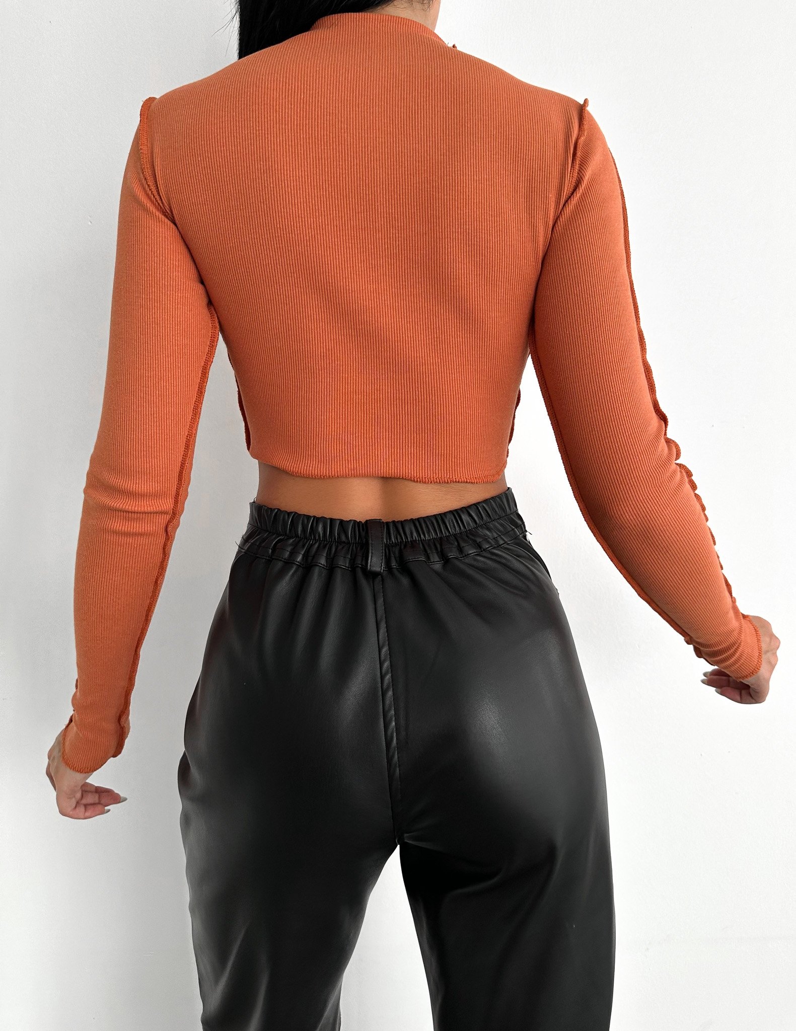 Ters Dikiş Detaylı Crop Bluz