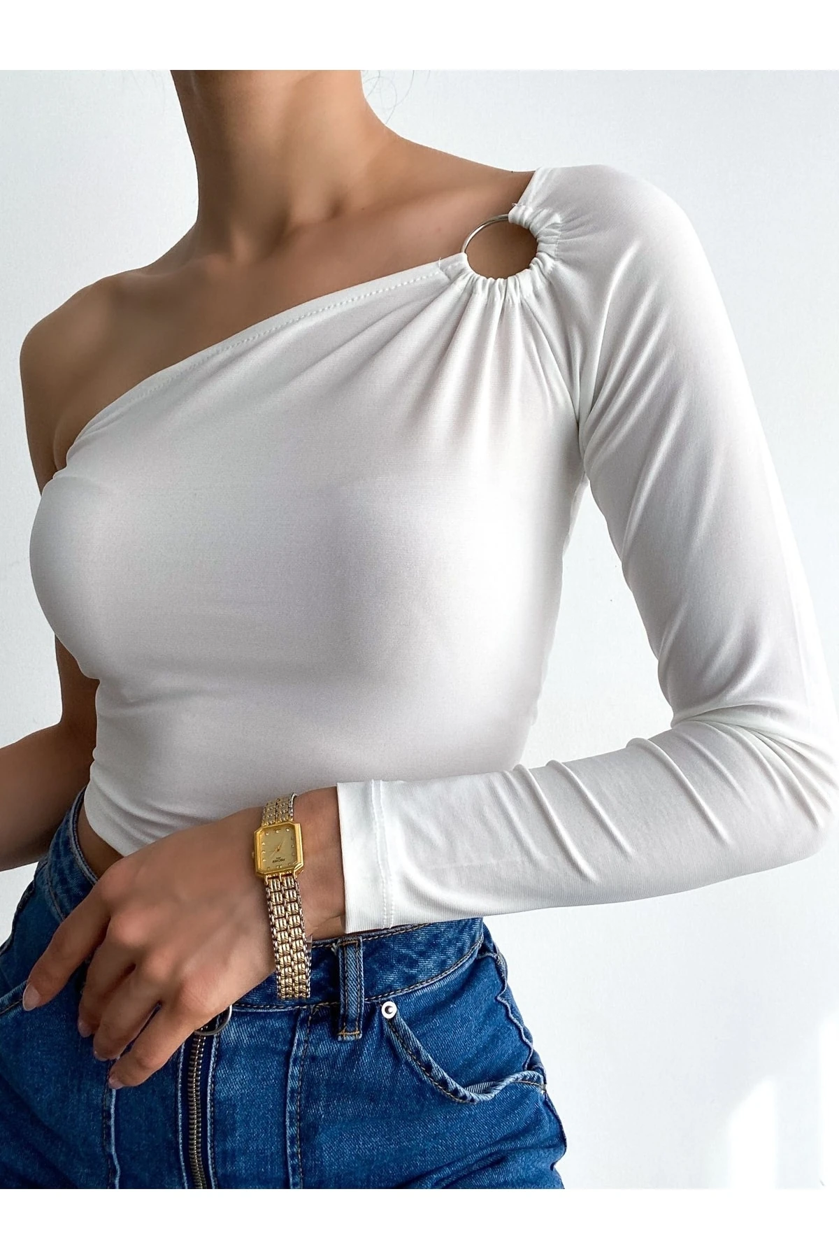 Kadın Tek Kol Halka Detaylı Sandy Kumaş Bluz