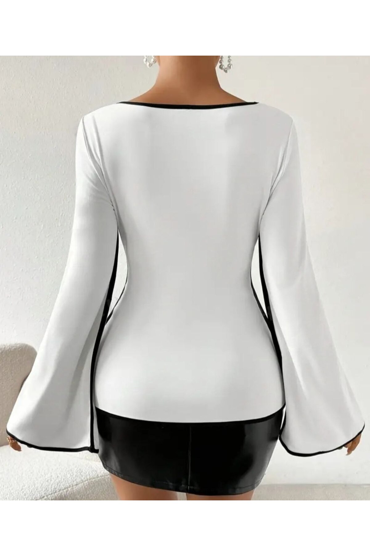 Kadın Beyaz Kare Yaka İspanyol Kol Dalgıç Kumaş Biyeli Bluz