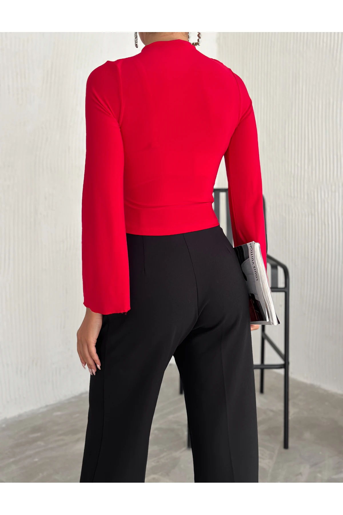 Kadın Dik Yaka İspanyol Kol Omuz Ve Yan Büzgülü Uzun Kol Bluz