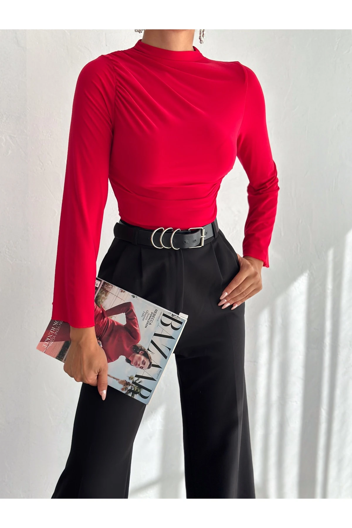 Kadın Dik Yaka İspanyol Kol Omuz Ve Yan Büzgülü Uzun Kol Bluz
