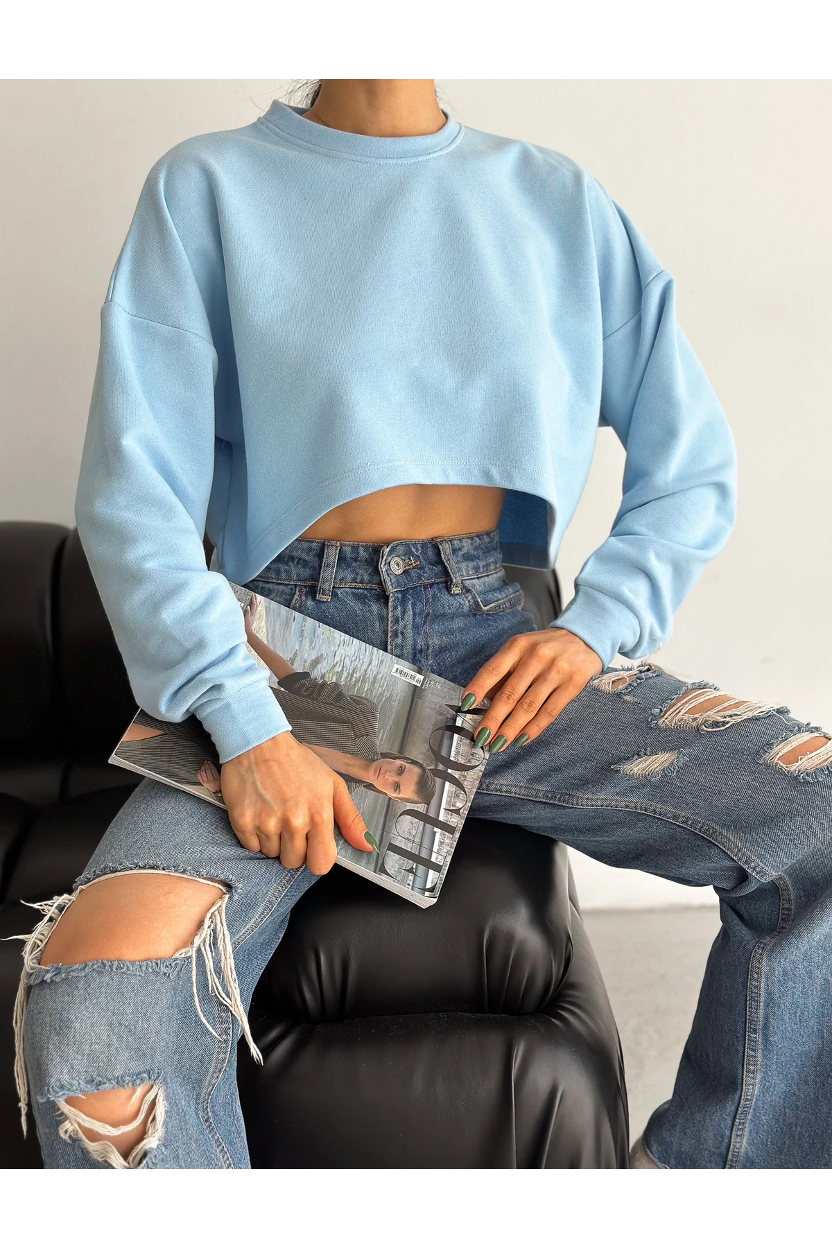 Kadın Bisiklet Yaka Basic Oversize Üç İplik Crop Sweatshirt