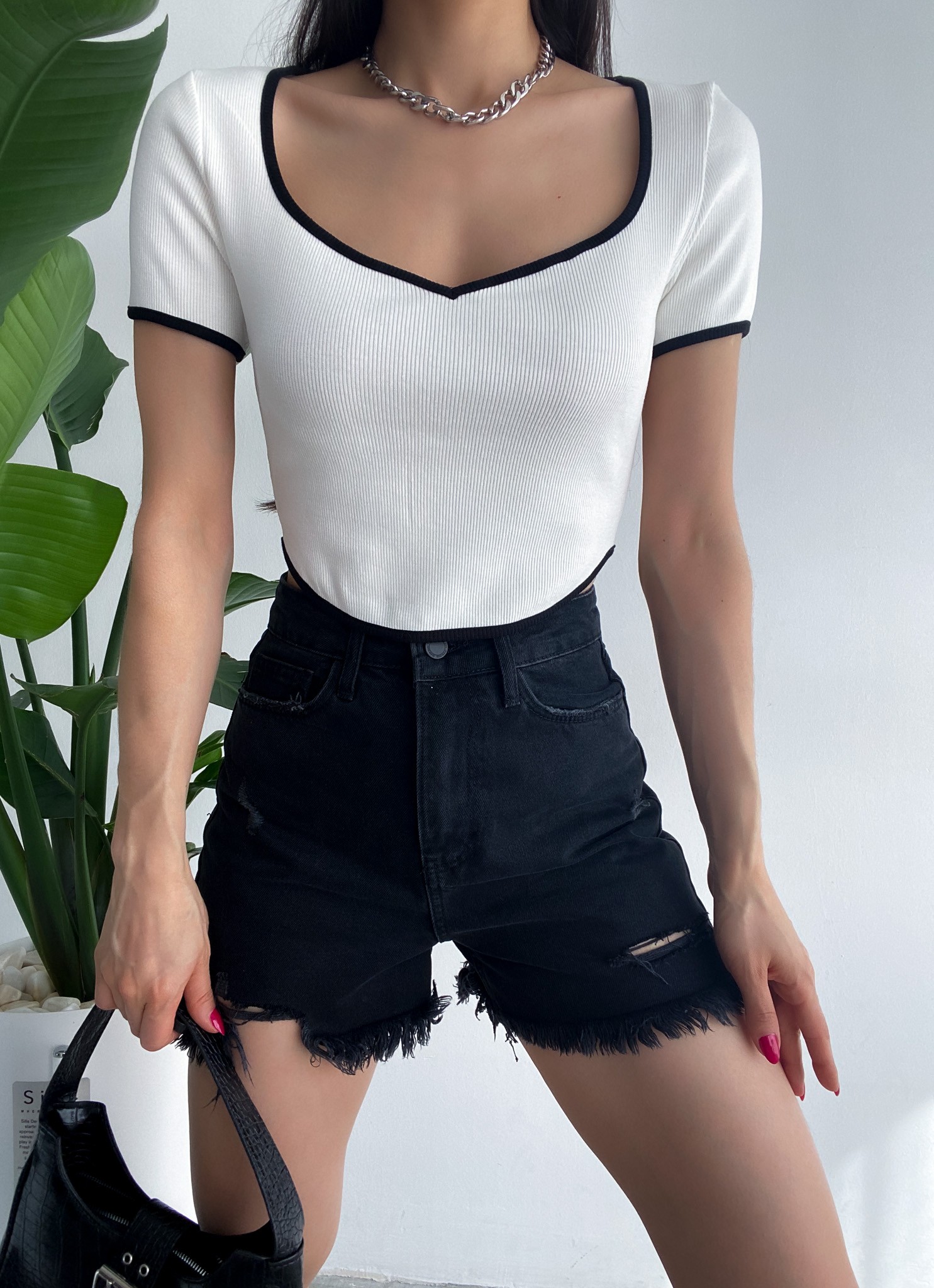 Kalp Yaka Kısa Kollu Fitilli Crop Bluz