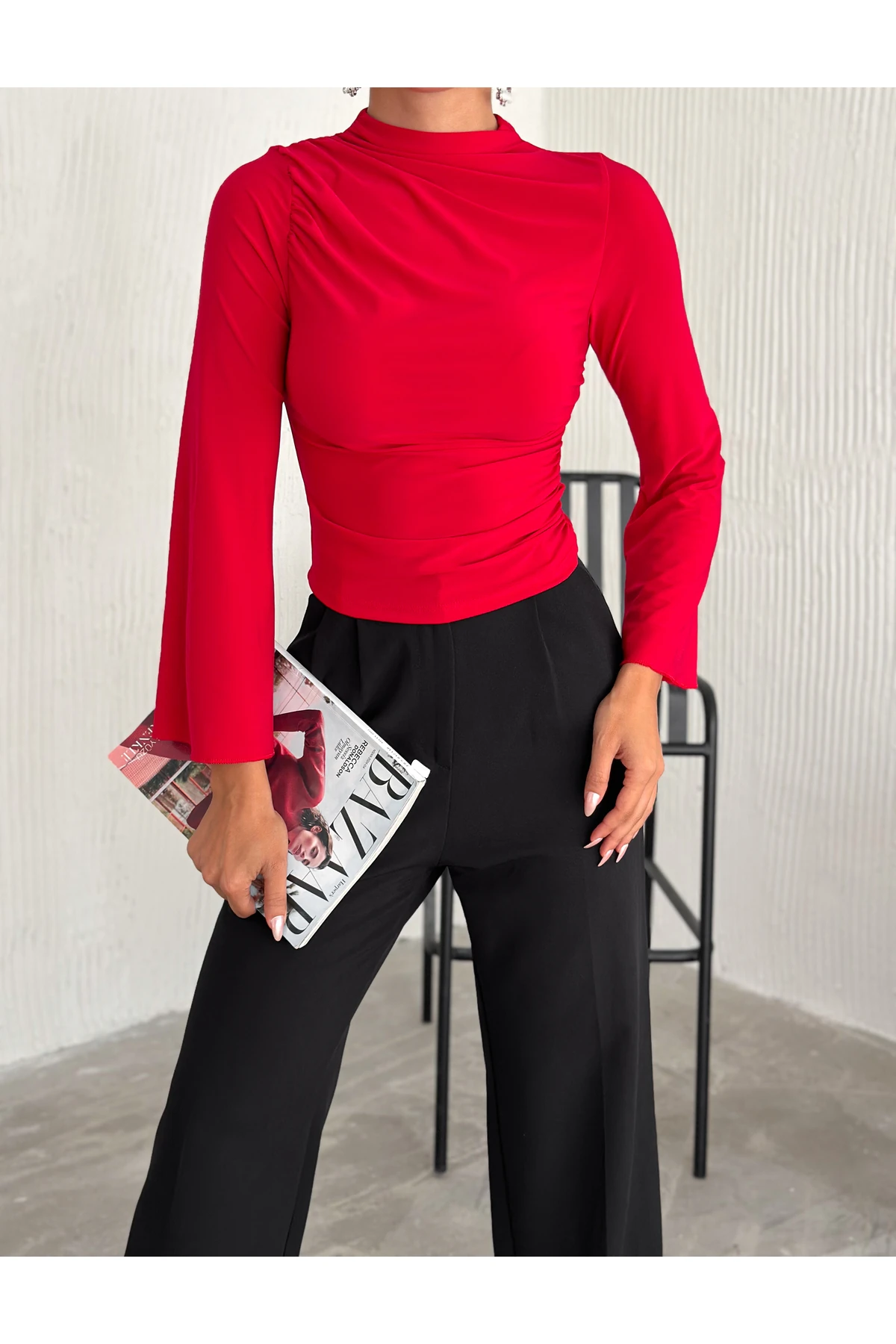 Kadın Dik Yaka İspanyol Kol Omuz Ve Yan Büzgülü Uzun Kol Bluz