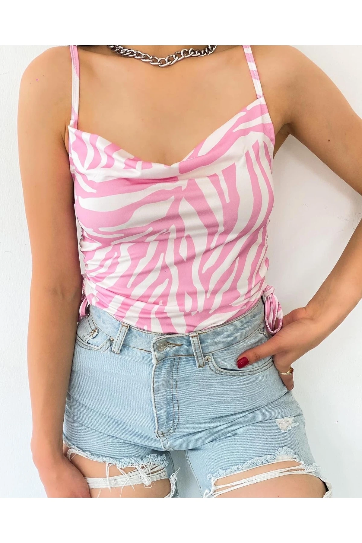 Kadın Degaje Yaka Zebra Desenli Büzgü Detaylı Askılı Crop - pembe