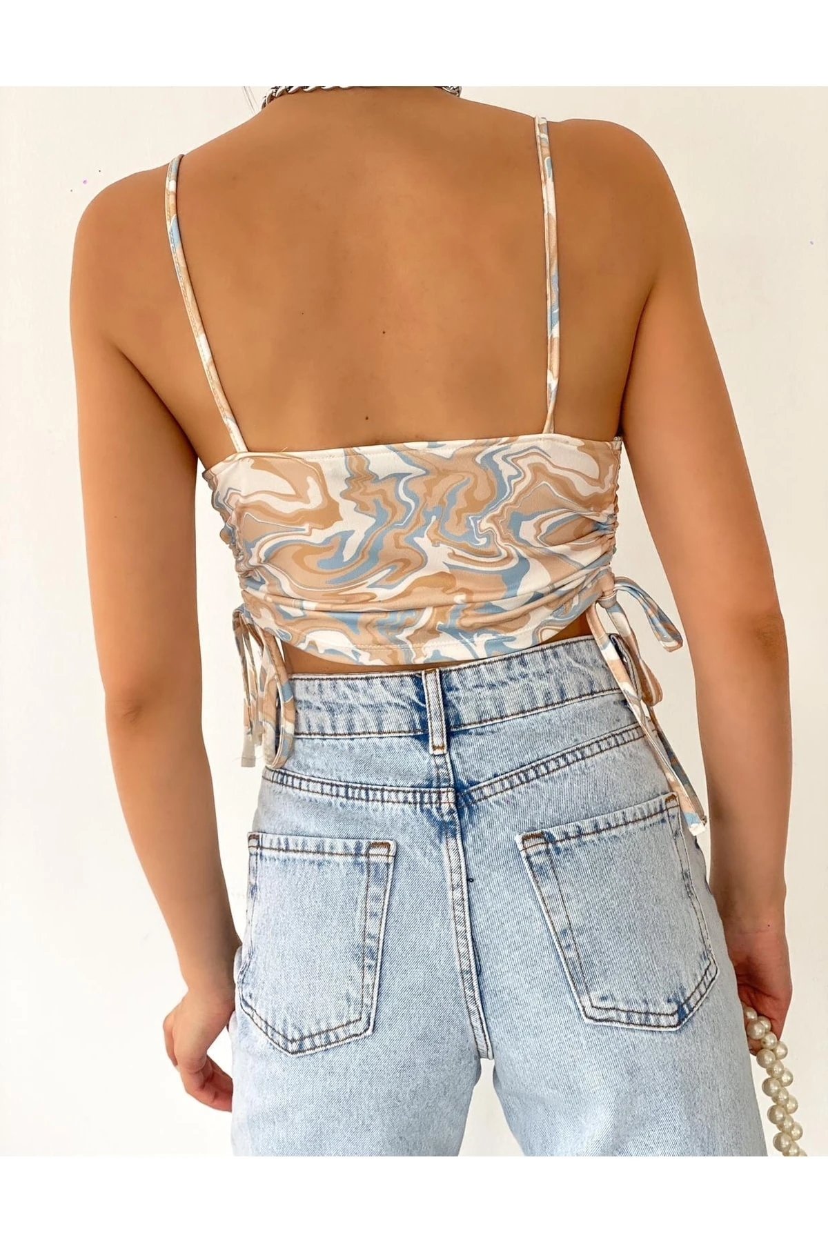 Kadın Degaje Yaka Zebra Desenli Büzgü Detaylı Askılı Crop