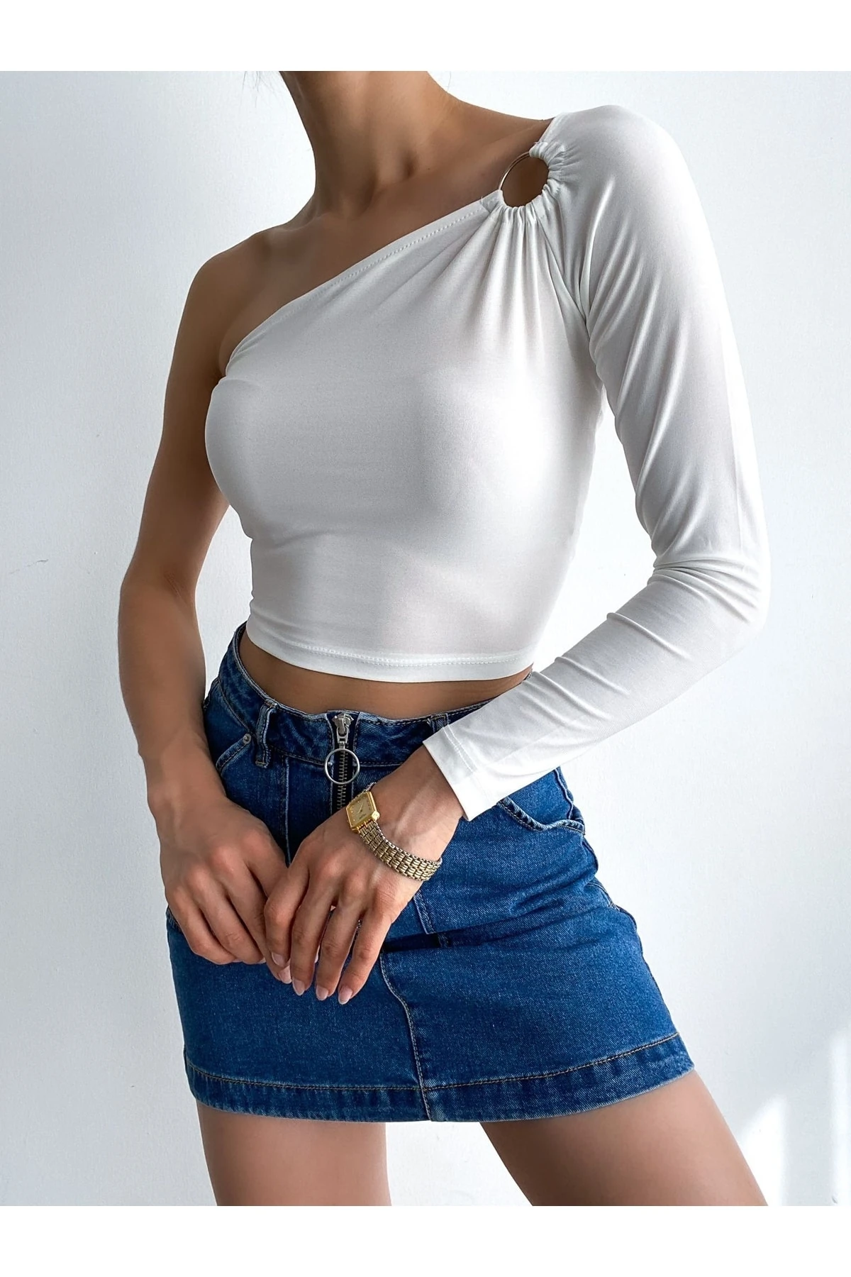 Kadın Tek Kol Halka Detaylı Sandy Kumaş Bluz