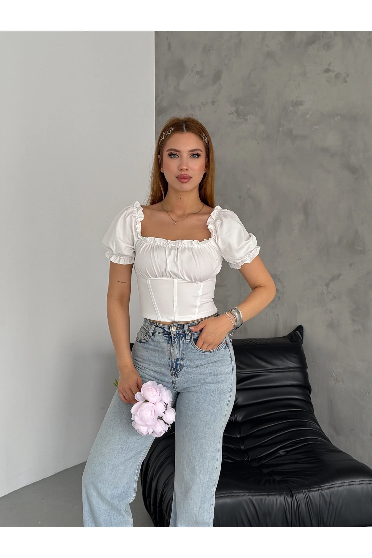 Kadın Balon Kol Büzgülü Madonna Yaka Dalgıç Kumaş Crop Bluz