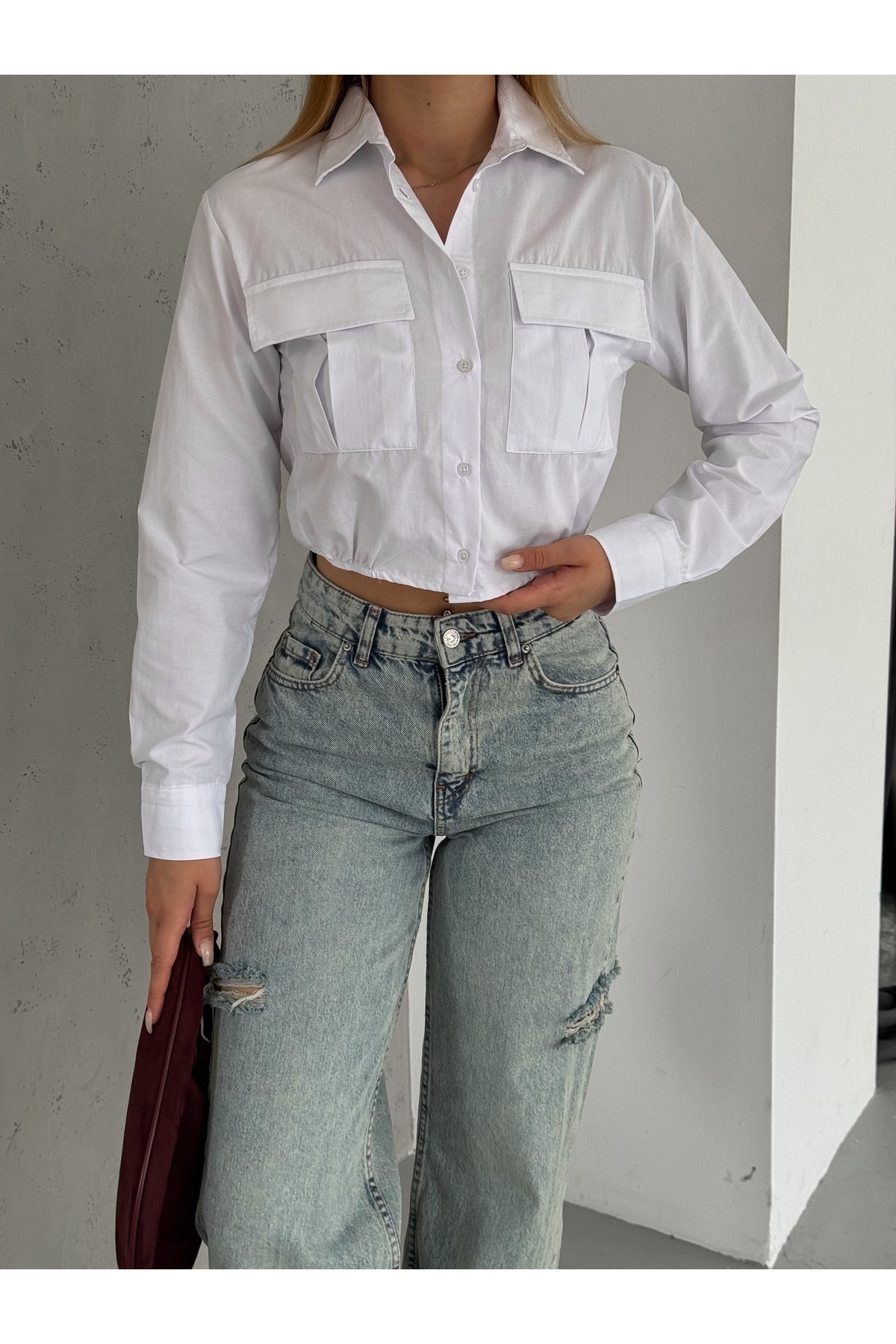 Kadın Beyaz Yanı Büzgülü Cepli Crop Gömlek