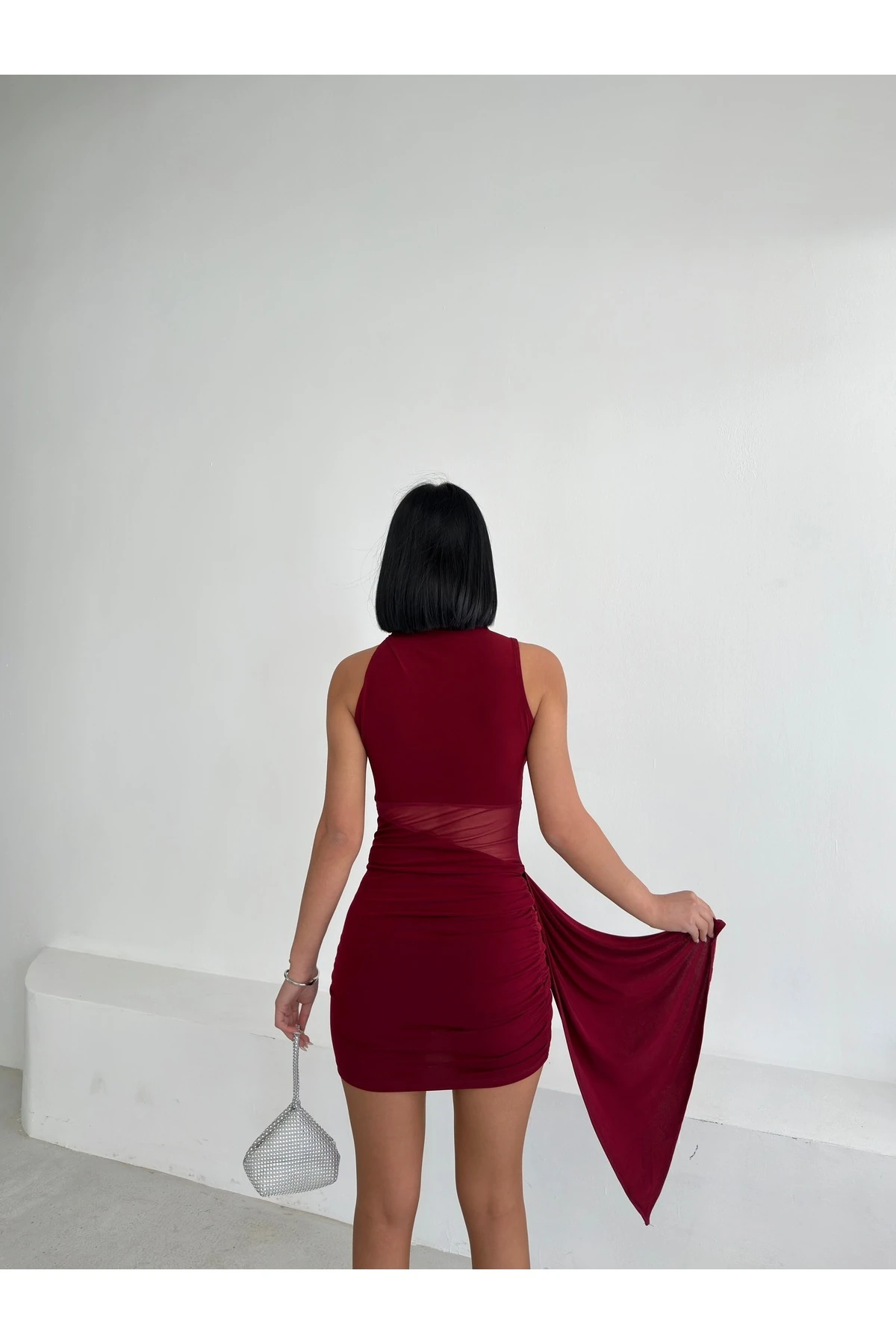 Kadın Beli Tül Çapraz Askılı Büzgülü Kolsuz Mini Sandy Elbise