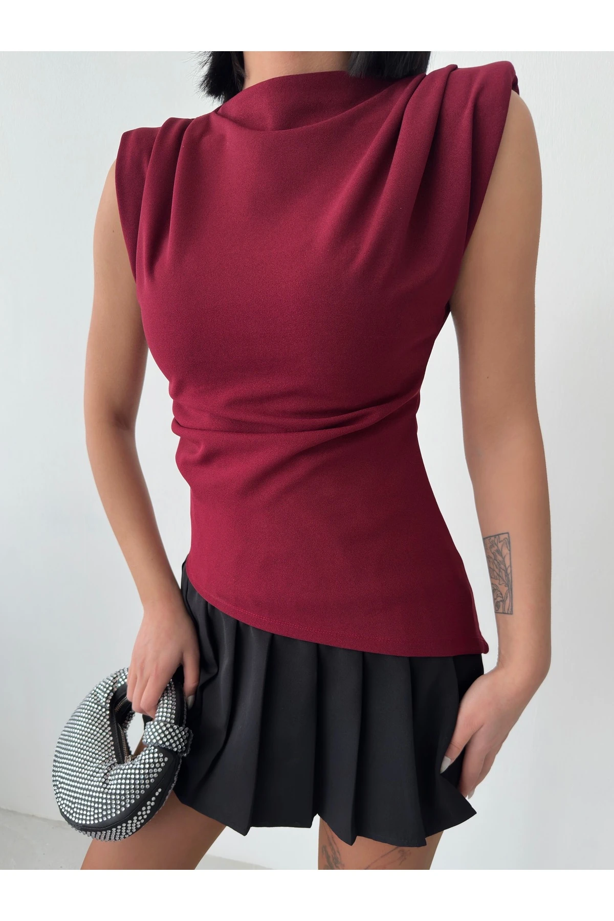 Kadın Vatkalı Dik Yaka Asimetrik Crep Bluz