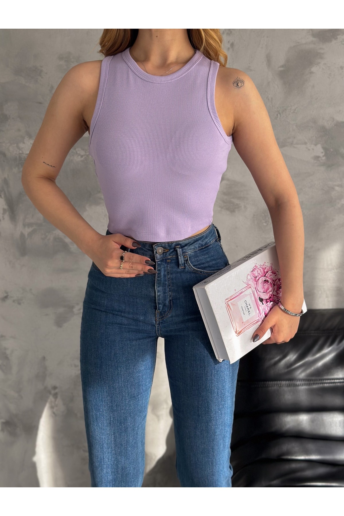 Kadın Beyaz Sıfır Kol Halter Yaka Kaşkorse Crop Bluz