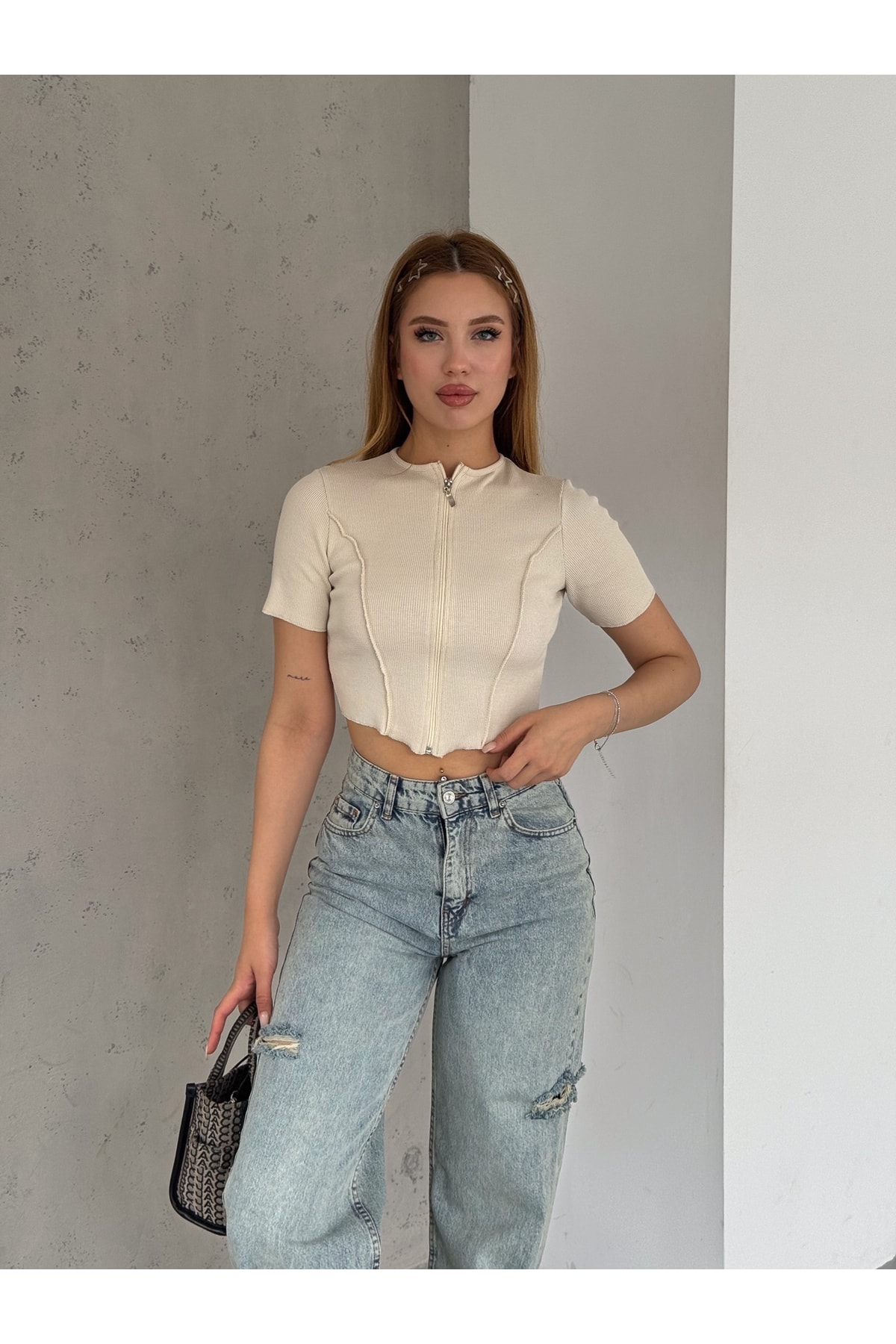 Bej Ters Dikiş Kısa Kolu Fermuarlı Kadın Fitilli Crop Body