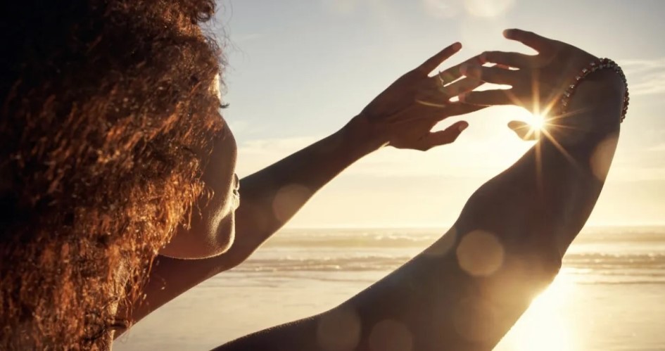 Agarta’nın bitkisel içerikli SPF 50+ güneş koruyucuları, cildinizi zararlı UV ışınlarından korurken doğal bakım da sunar.