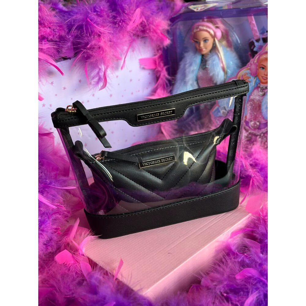 Siyah makyaj çantası