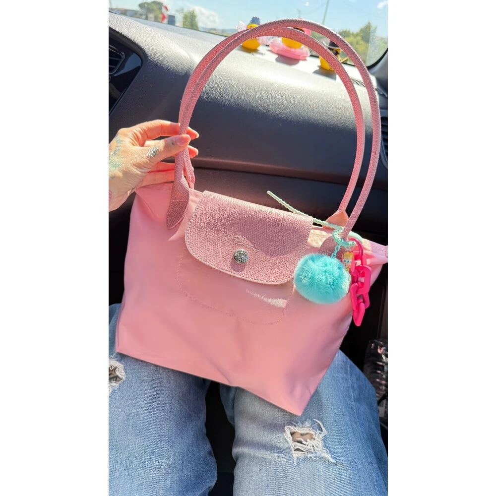 1 numara pembe çanta (anahtarlık dahil degil)