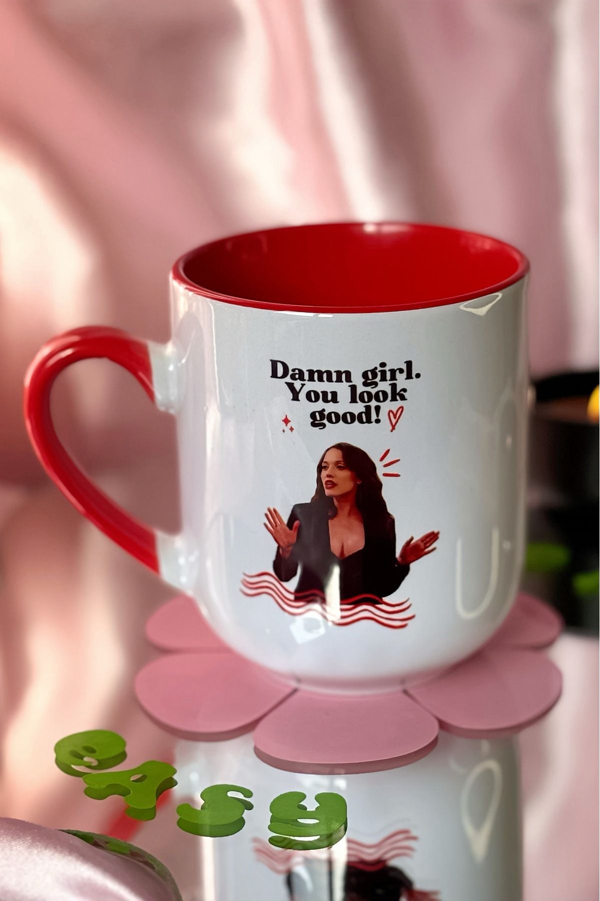 2 Broke Girls Max Damn Girl Kupa