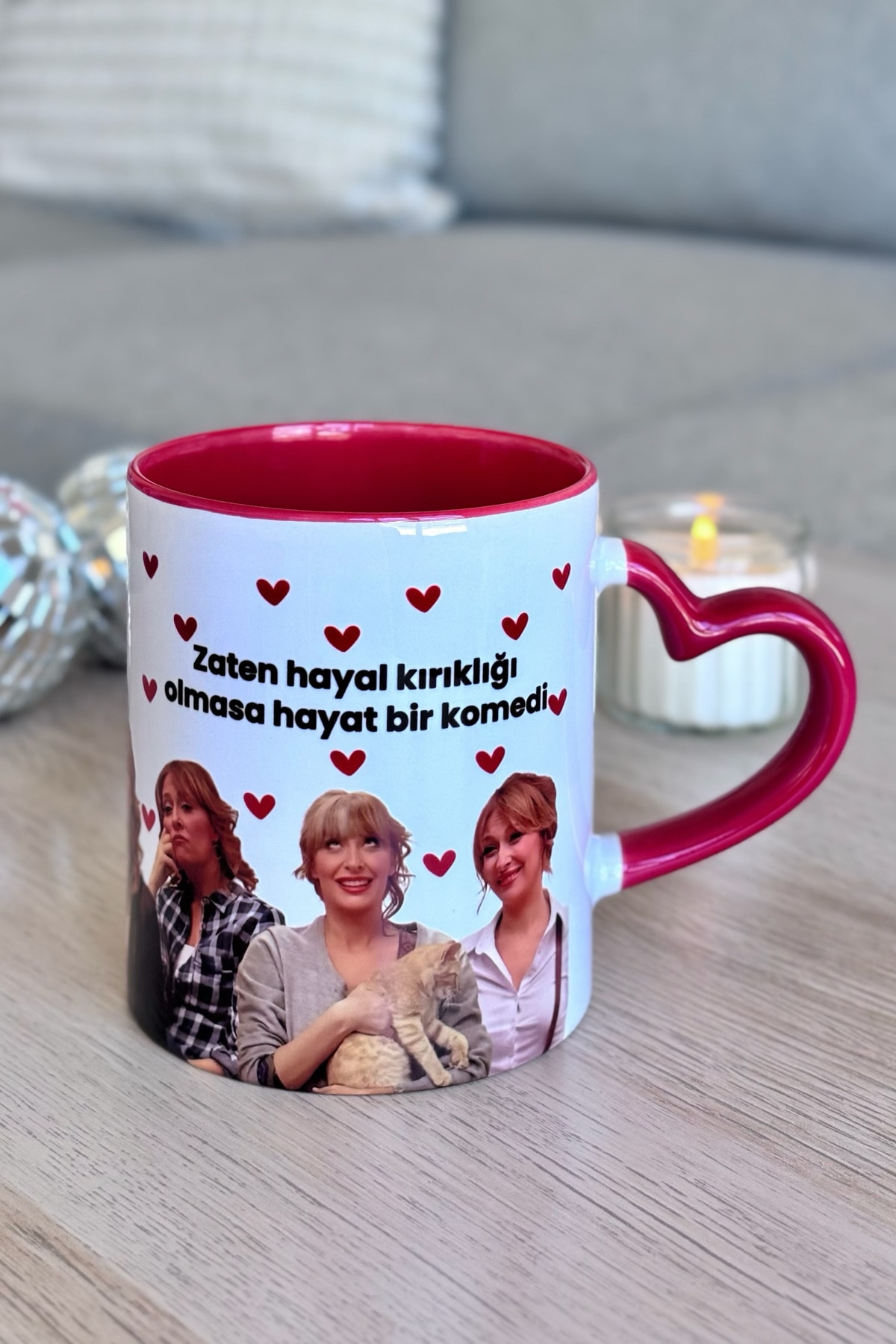 Yalan Dünya Deniz Alsancak Zaten Hayal Kırıklığı Olmasa Hayat Bir Komedi Kupa