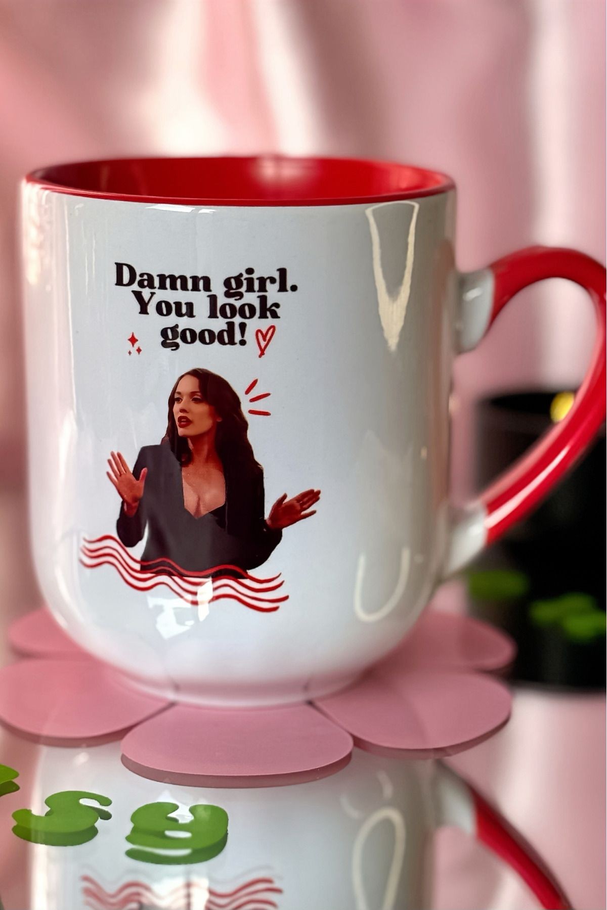 2 Broke Girls Max Damn Girl Kupa