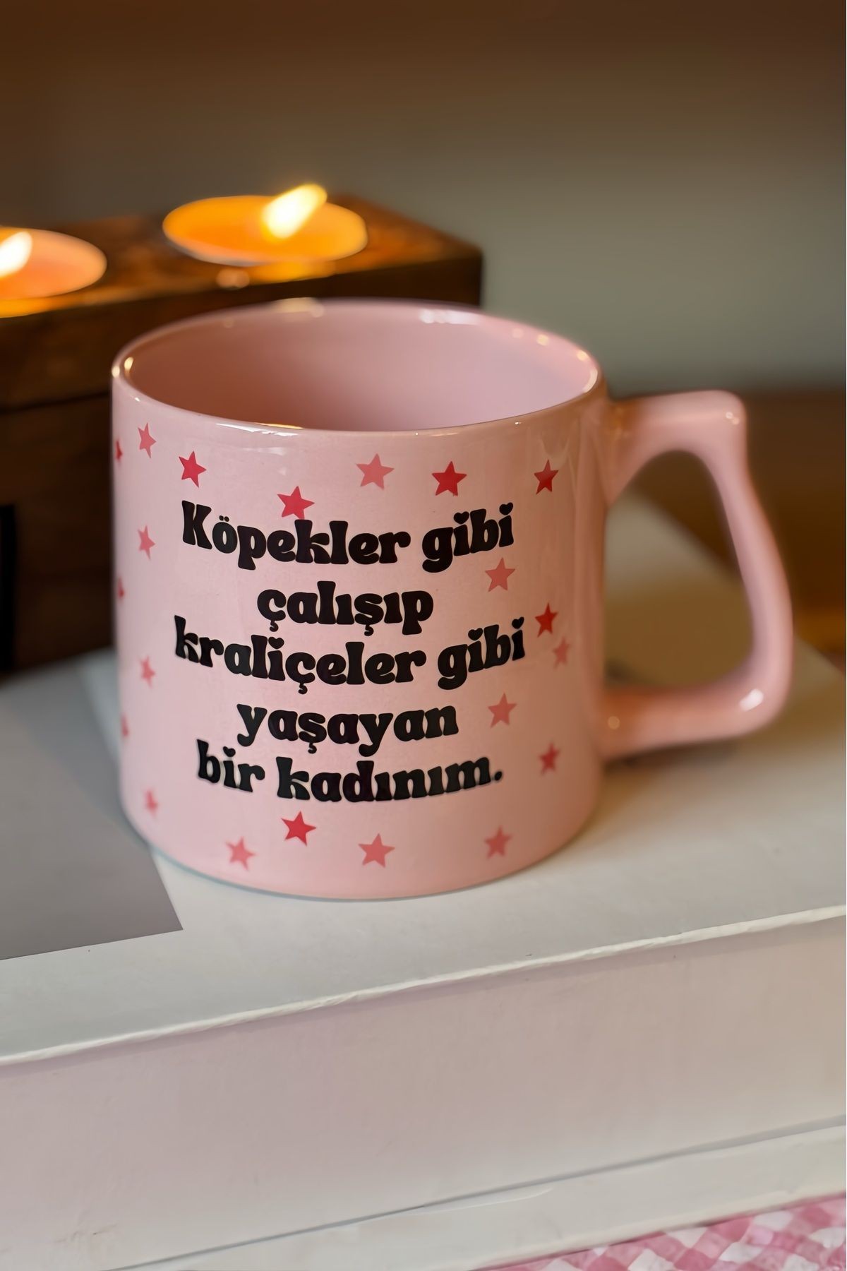Kraliçeler Gibi Yaşayan Bir Kadınım Kupa