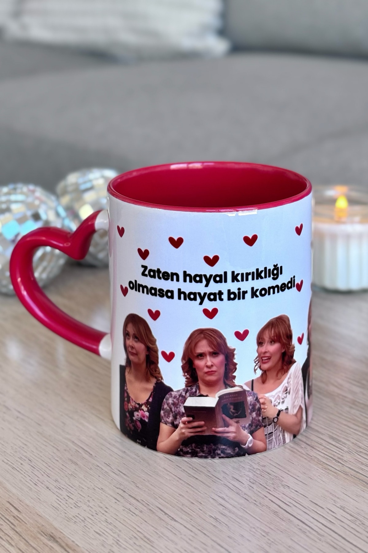 Yalan Dünya Deniz Alsancak Zaten Hayal Kırıklığı Olmasa Hayat Bir Komedi Kupa