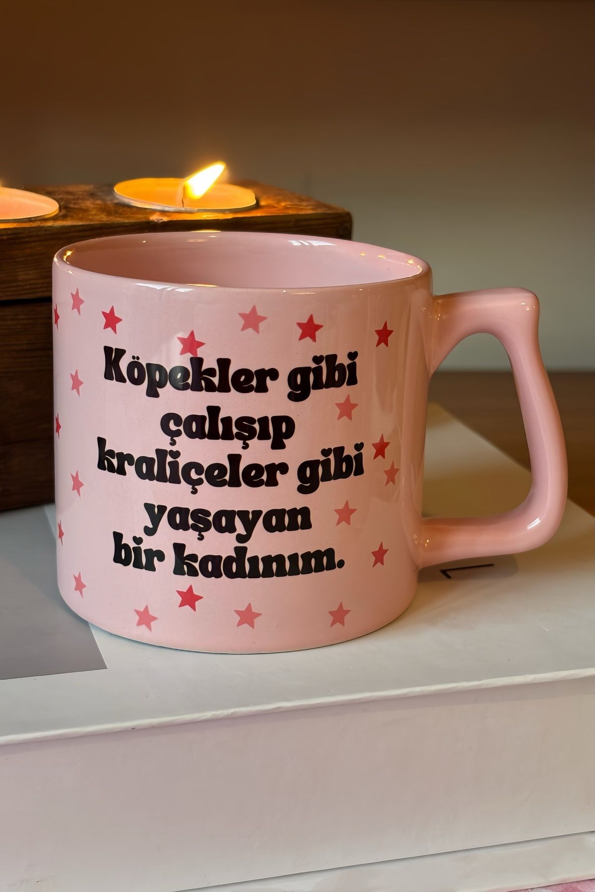Kraliçeler Gibi Yaşayan Bir Kadınım Kupa