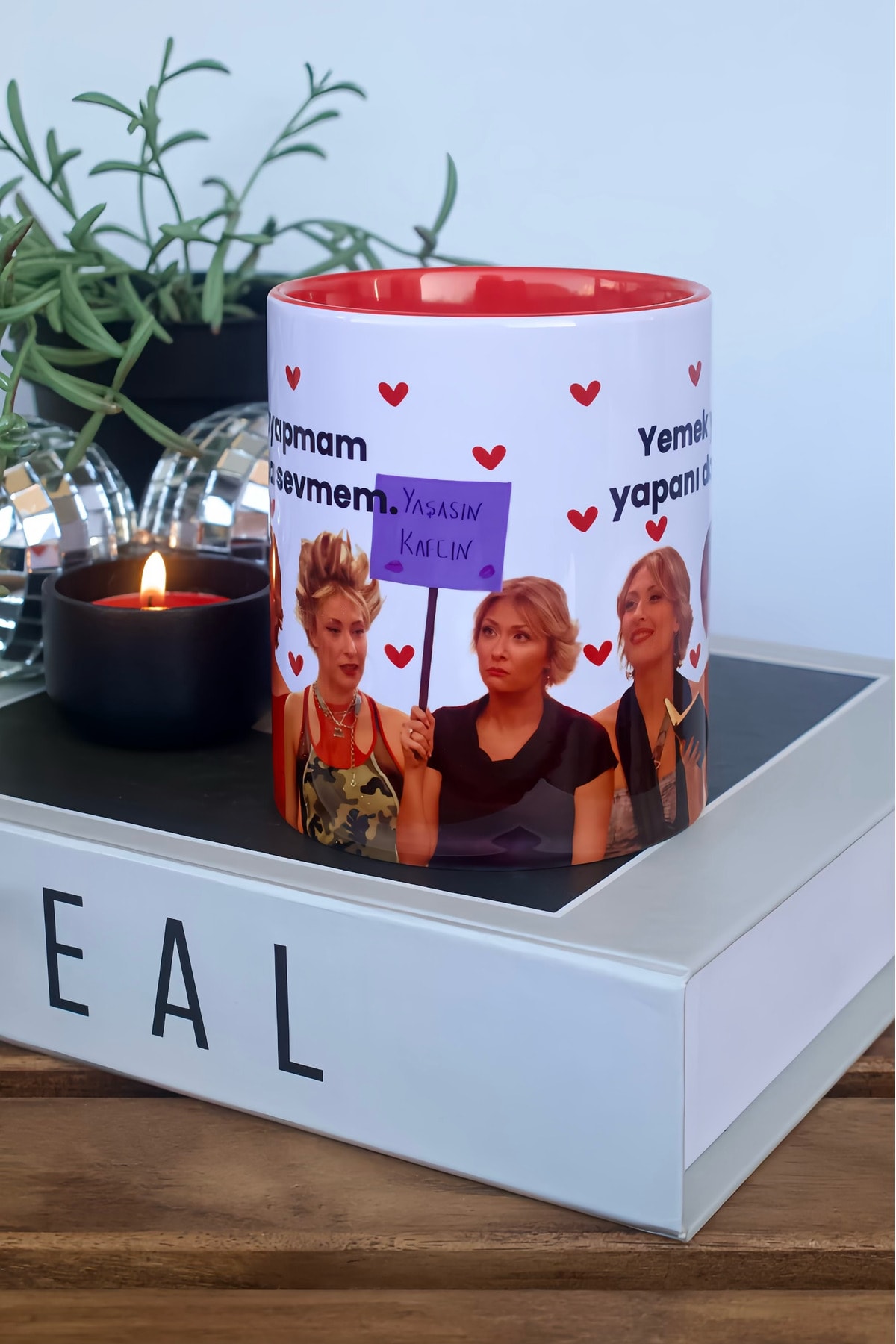 Avrupa Yakası Aslı Sütçüoğlu Yemek Yapmam Yapanı da Sevmem Kupa