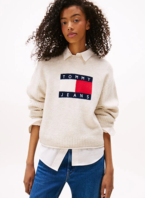 Tommy Jeans Bej Kadın İşlemeli Kazak