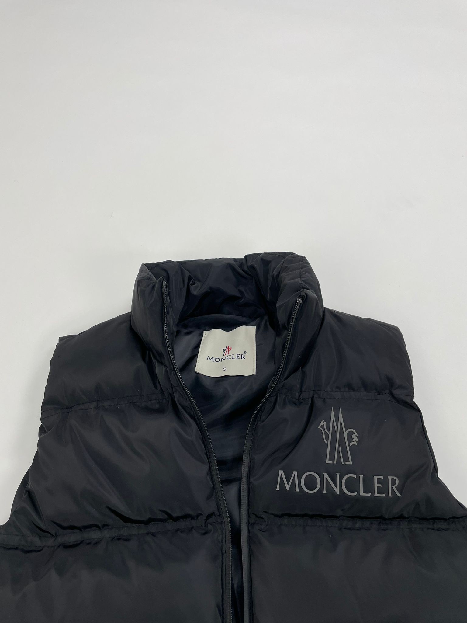 Moncler Yelek