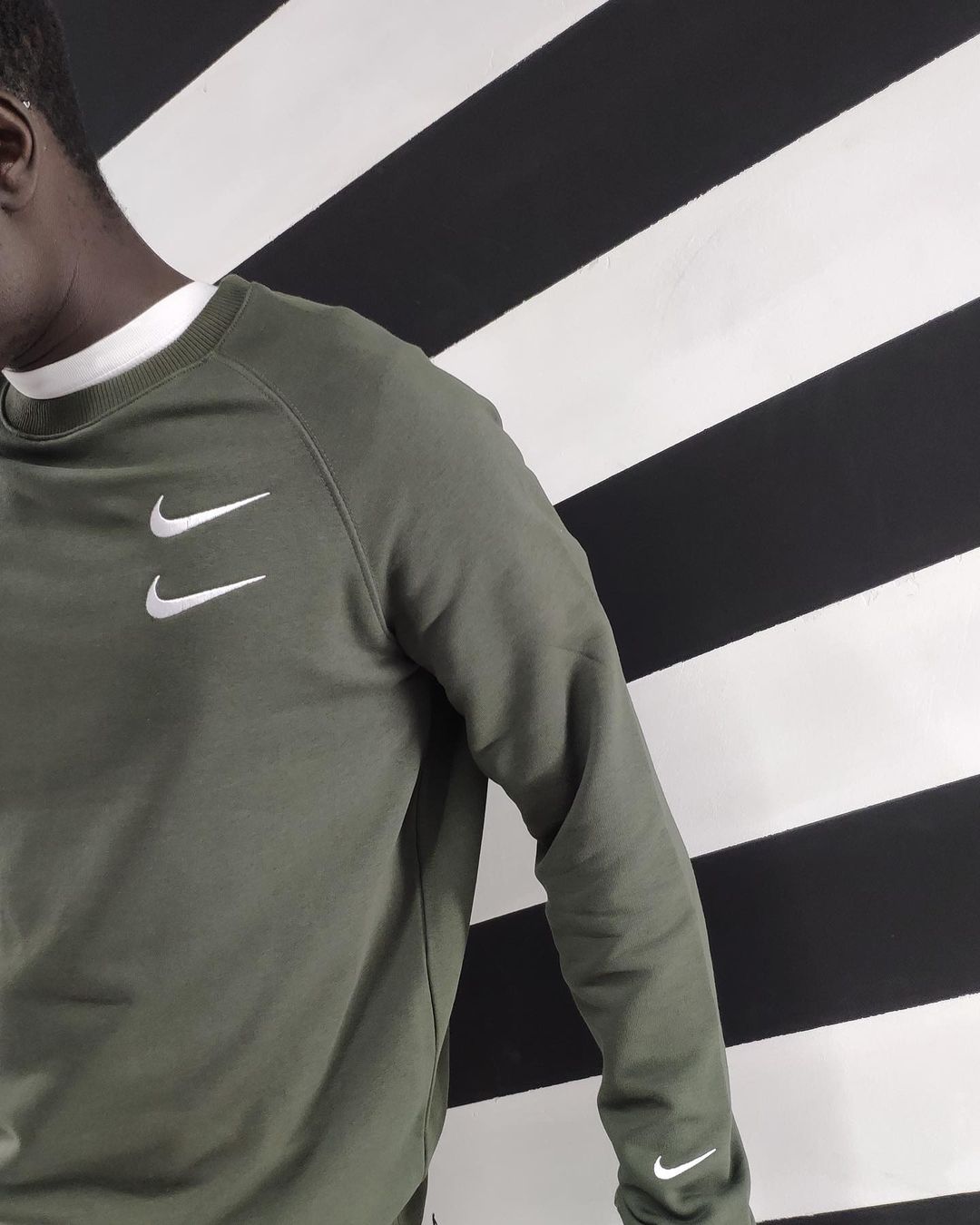 dior nike swoosh sweatshirt