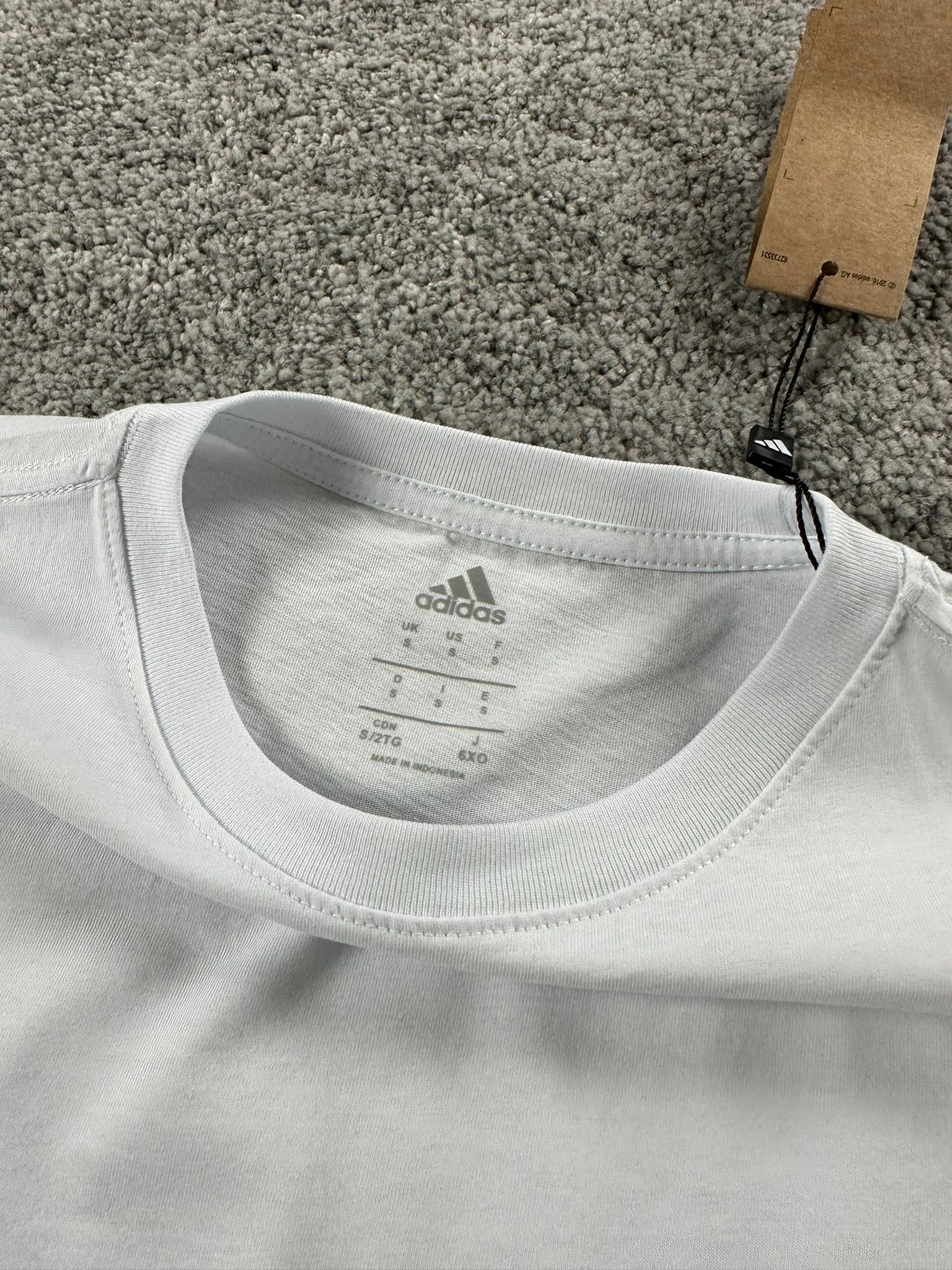 Adidas Tişört