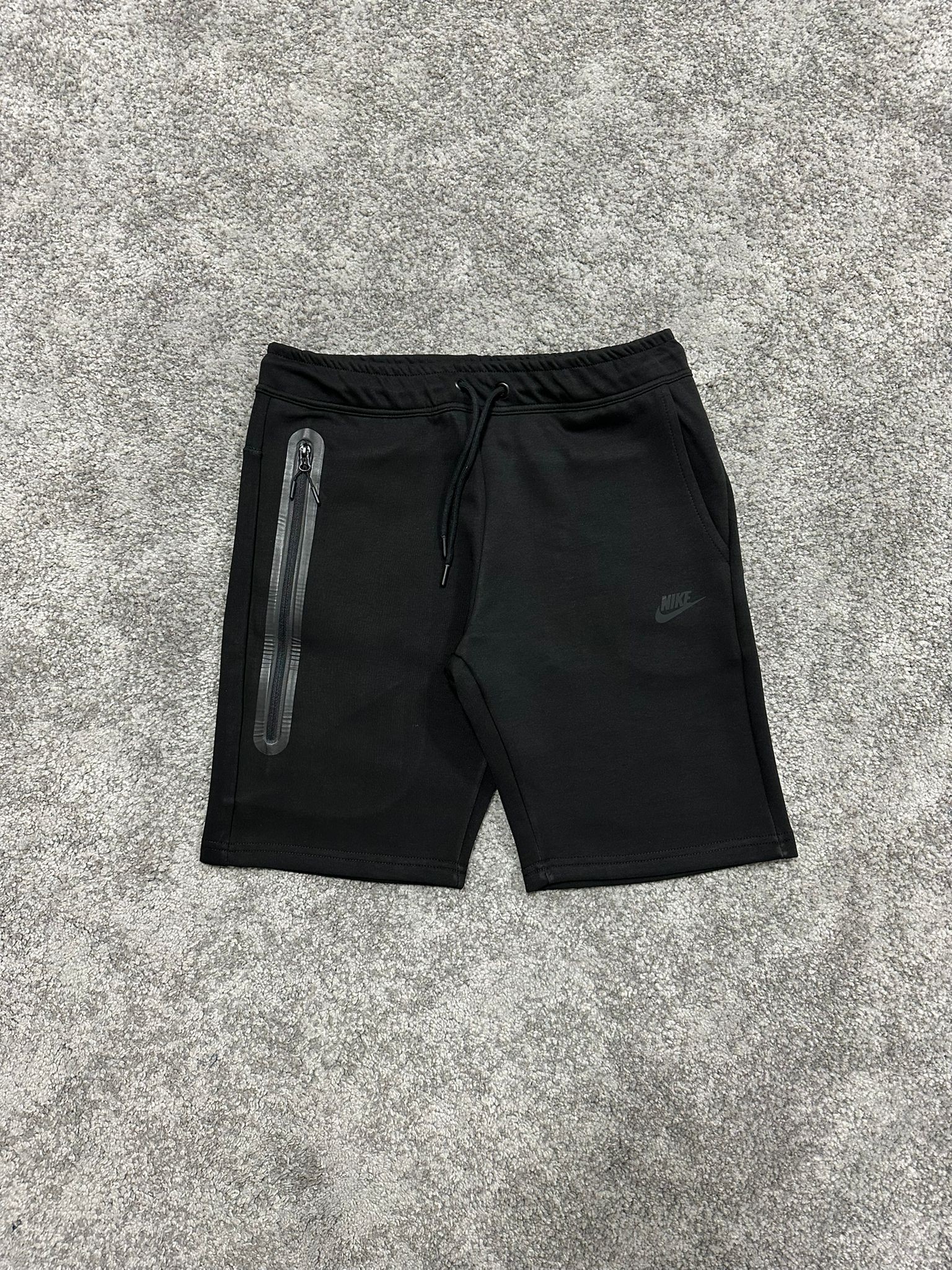 Tech Fleece Şort