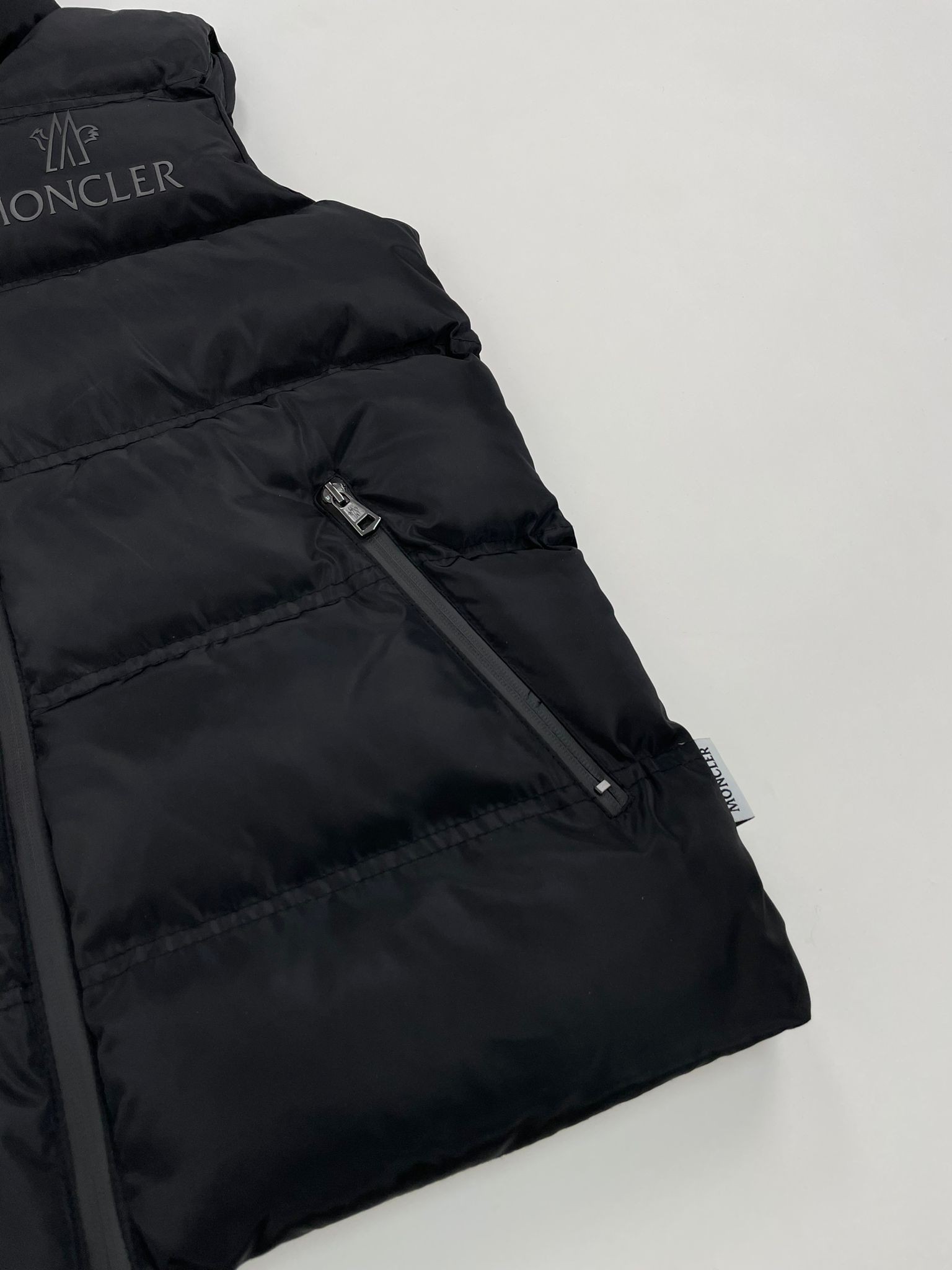 Moncler Yelek