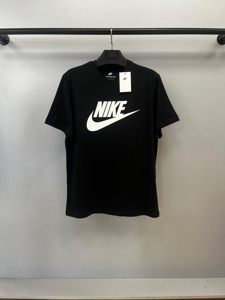 Sportswear Essentials Tişört - Siyah