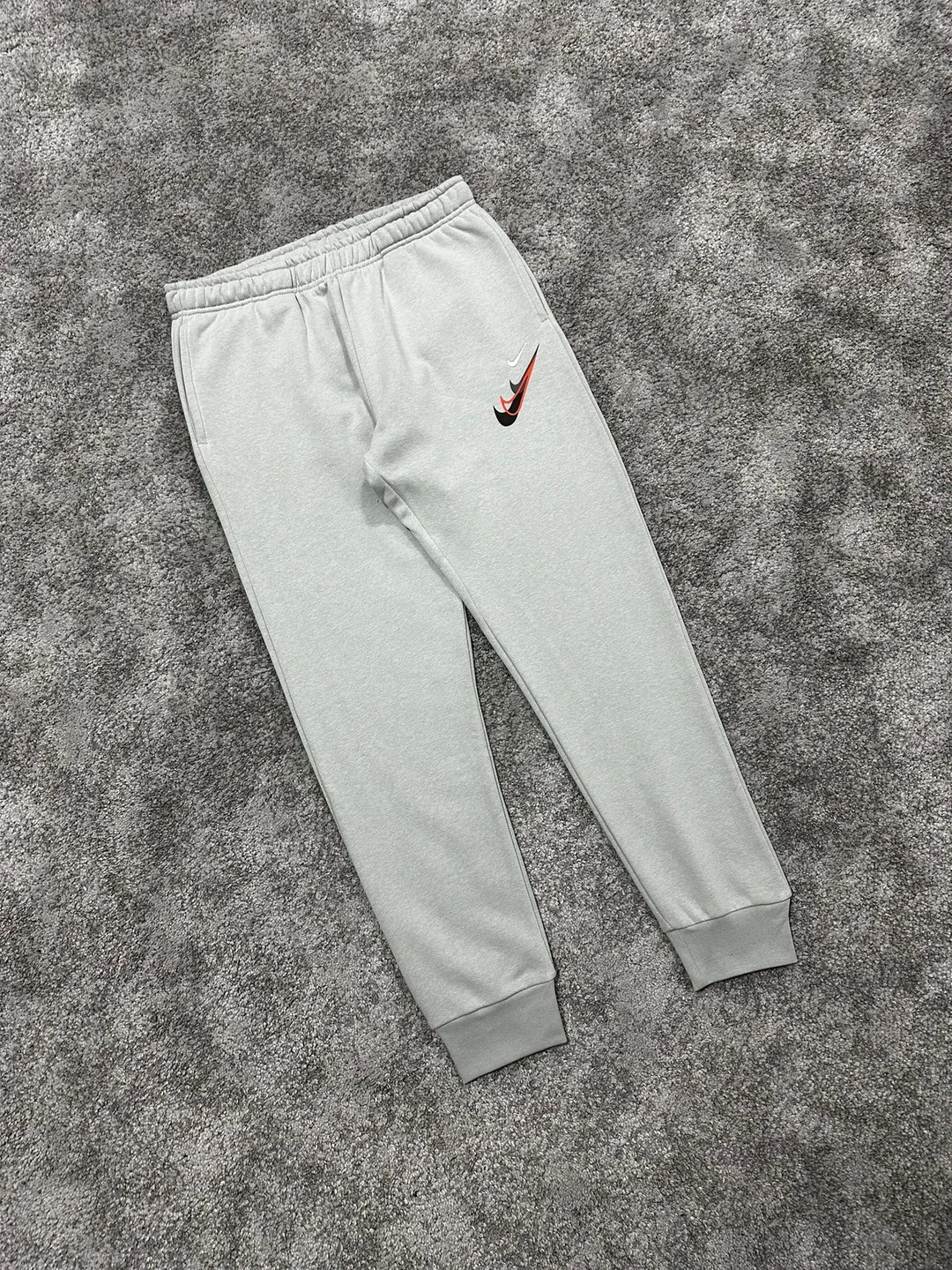 Triple Swoosh Graphic Jogger - Taş