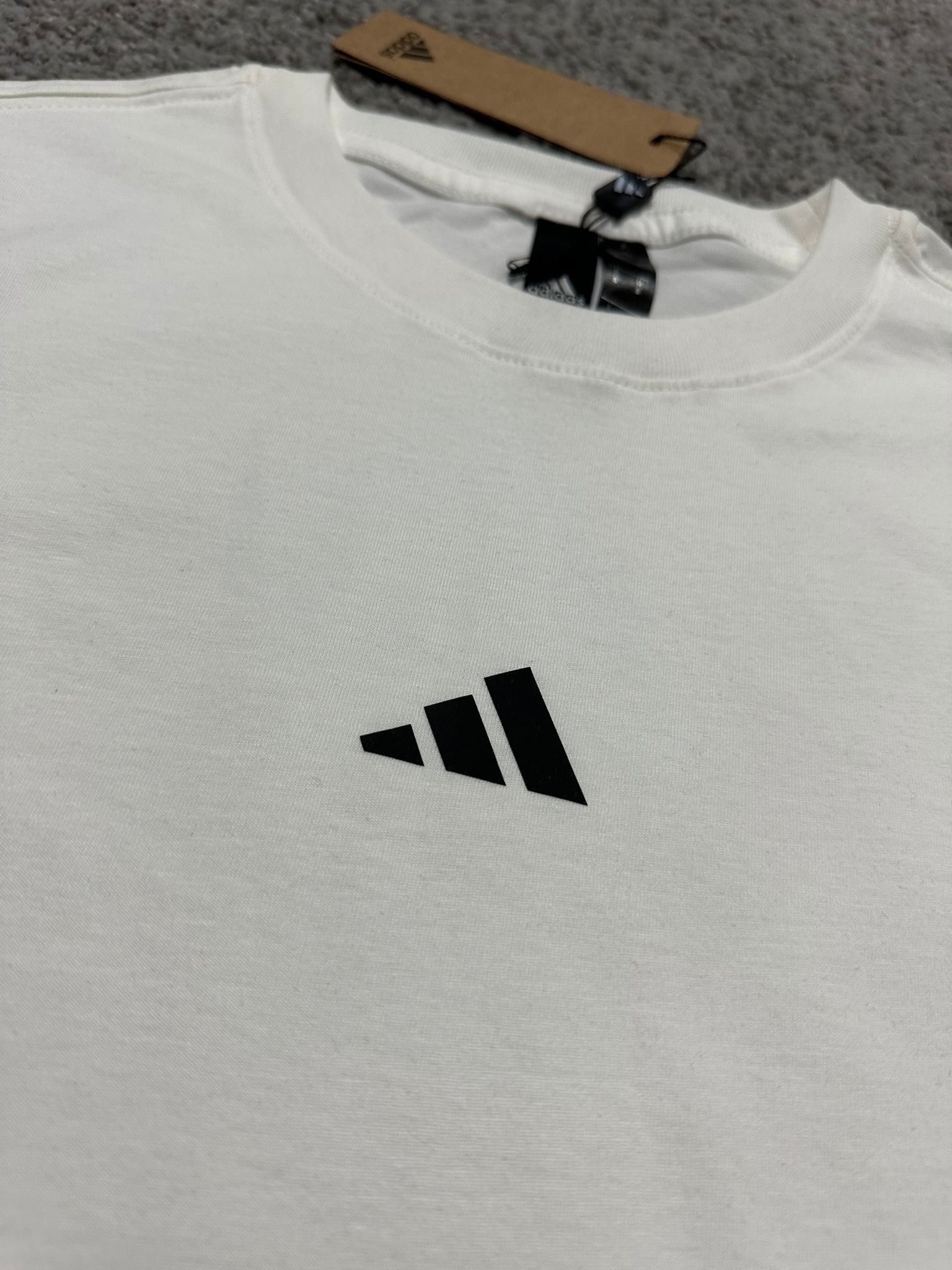 Adidas Tişört