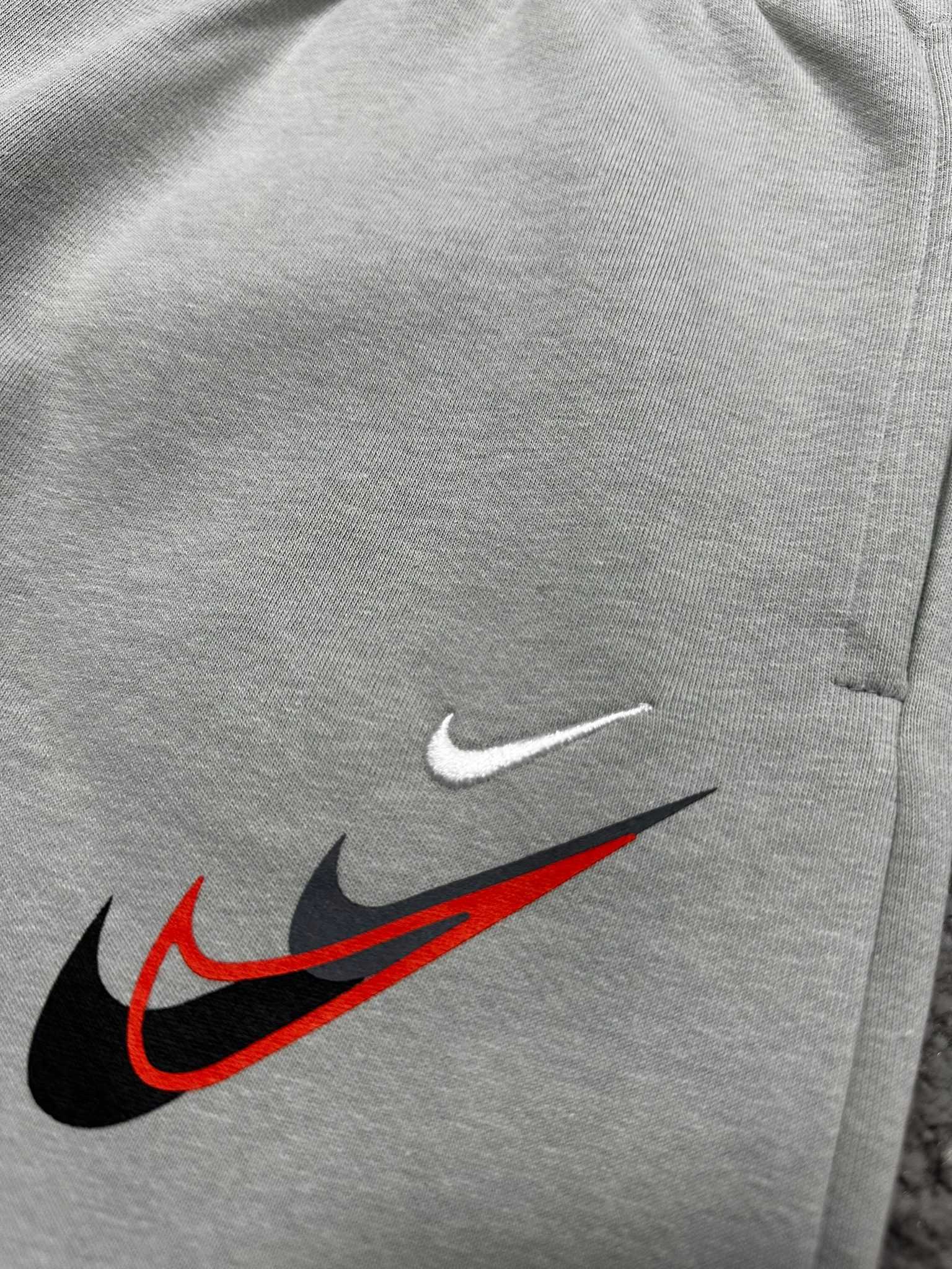 Triple Swoosh Graphic Jogger