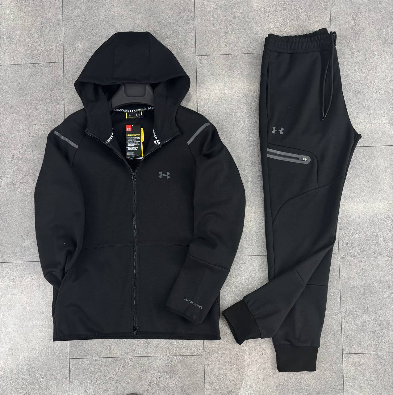 UA Essential Tracksuit - Siyah