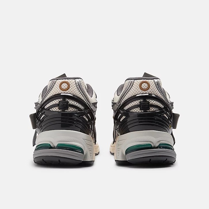NEW BALANCE 1906R