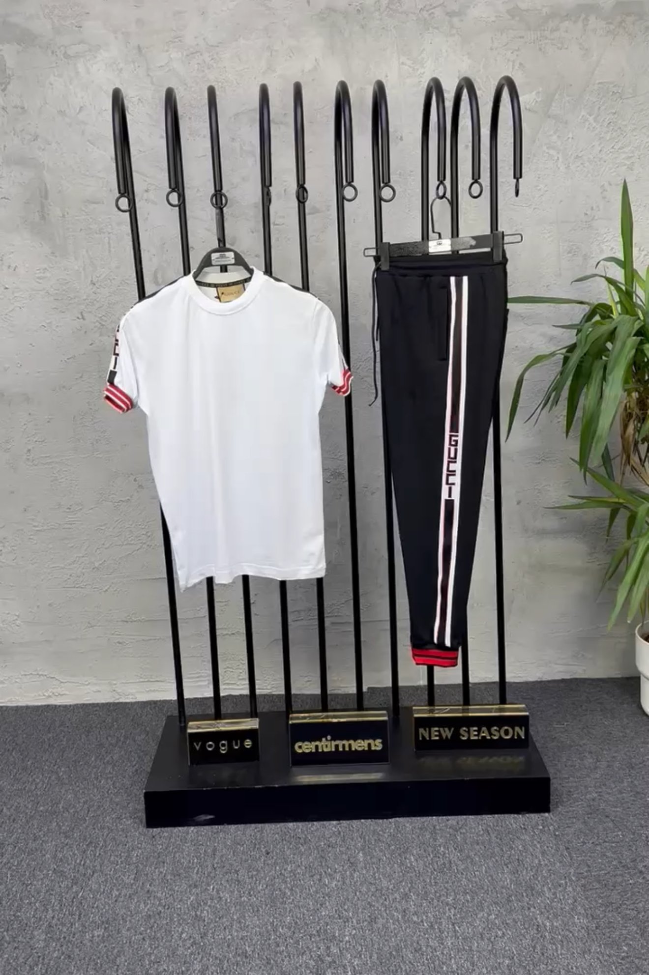 Bold Track Set - White/Black-Red Stripe