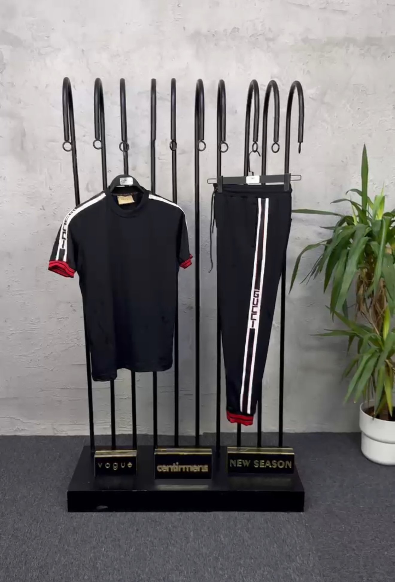 Bold Track Set - Black/White-Red Stripe