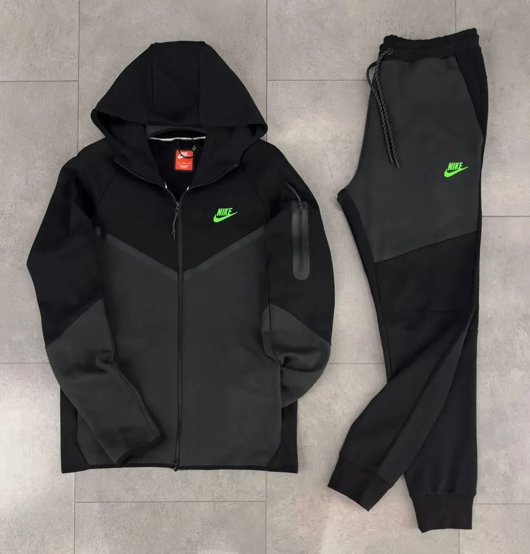 Tech Fleece SS25 - Neon
