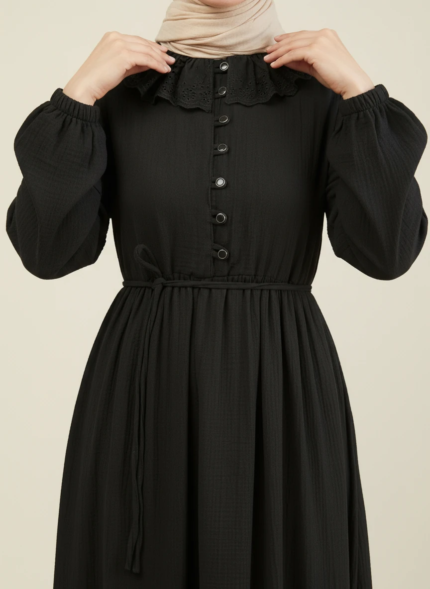 Siyah Dantel Bebe Yaka Yarım Düğmeli Müslin Ferace Elbise