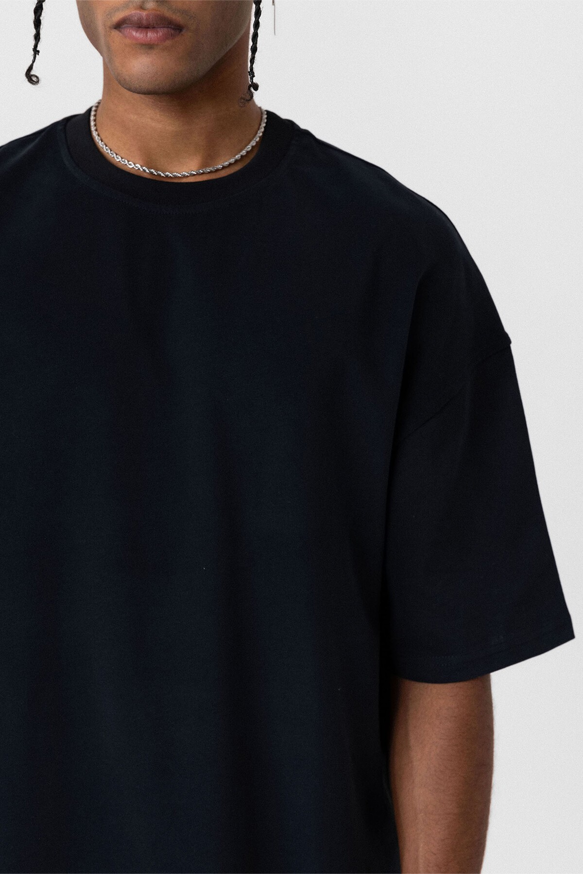 BASIC OVERSIZE T-SHIRT-BLACK