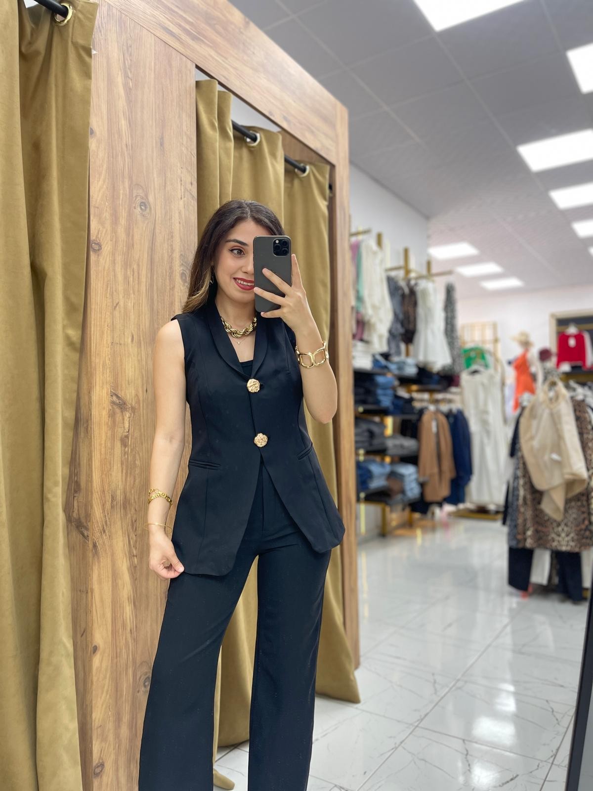 Wella Gold Düğmeli Yelekli Takım - Siyah